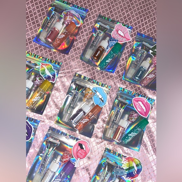 These are are mystery makeup bundles ๐ - Picture 2 of 6